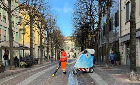 Merate Sperimenta Glutton Laspiratore Elettrico Per Pulire Il Centro