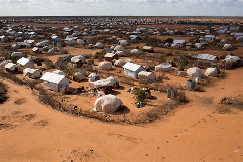 Kenya Closing Worlds Largest Refugee Camp Business Insider