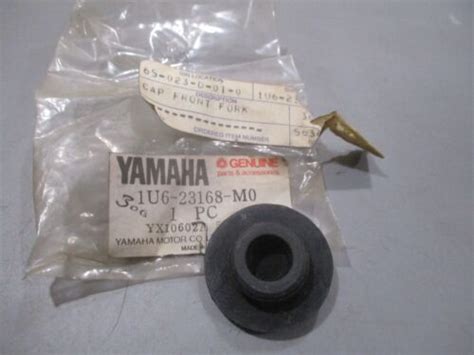 NOS Yamaha OEM Rubber Cap 1980 1981 XT500 1979 RD400 DT250 TT500 1U6