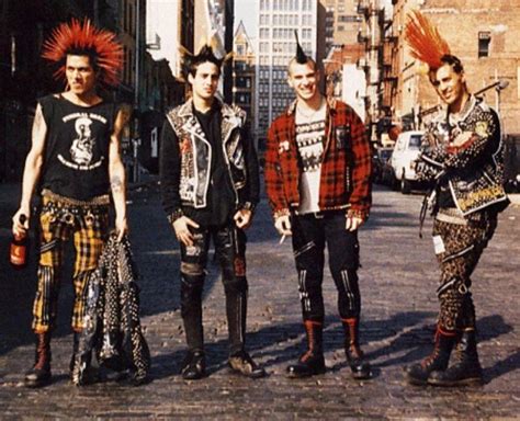 20 Awesome Punk Hairstyles For Guys 80s Punk Fashion Punk Outfits