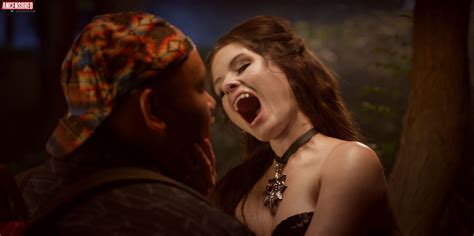 Olivia Grace Applegate Nude Pics Page