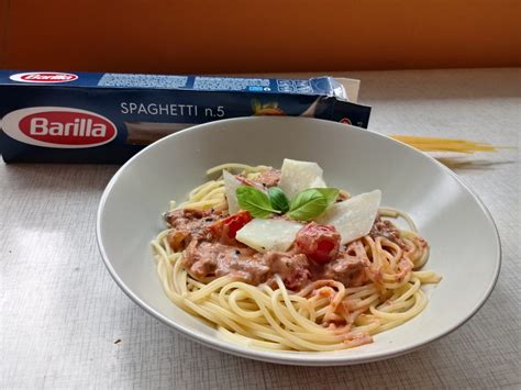 Spaghetti Z Sosem Pomidorowym Z Ricott I Pieczarkami Barilla Cup