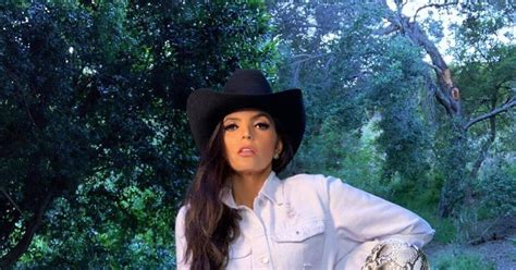 Ana B Rbara Derrite De Amor A Sus Fans A Sus A Os Al Posar Con Diminuto Bikini