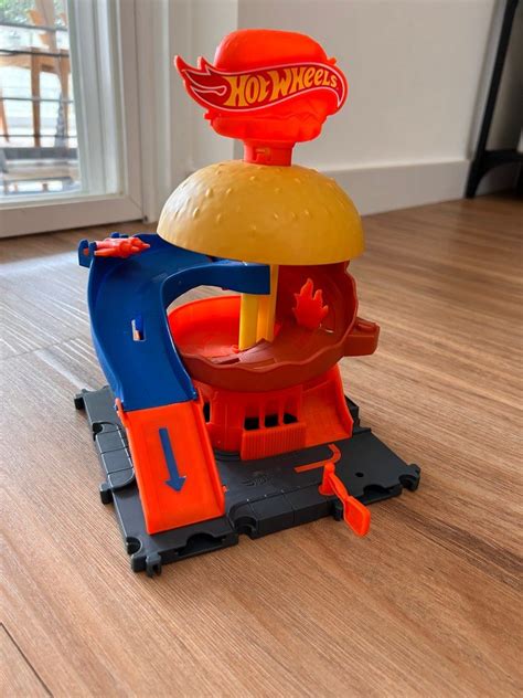 Hot Wheels City Burger Drive Thru Playset Carousell