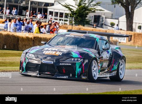 2019 Gr Toyota Supra Hks Drift Voiture Avec Chauffeur Nobuteru Taniguchi Au Goodwood Festival Of