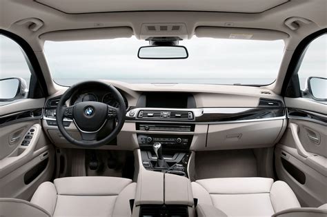 BMW 5 Series Touring Interior - Car Body Design