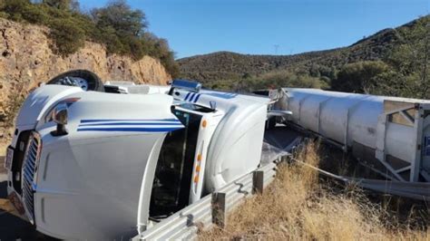 Accidente En La Carretera Cananea Muris No Deja Lesionados