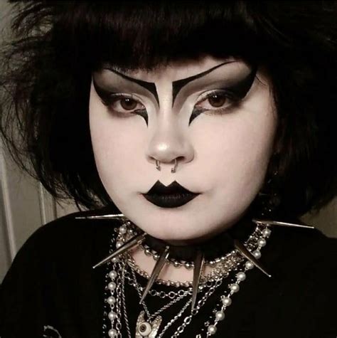 Pin By Claude On Makeup Goth Makeup Gothic Makeup Dark Makeup