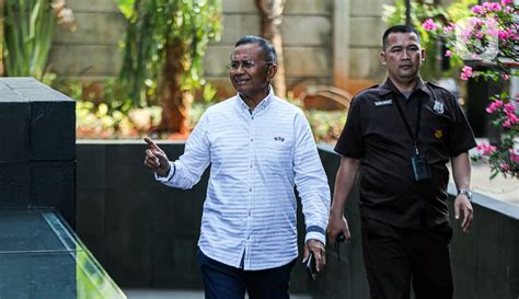 Dahlan Iskan Penuhi Panggilan KPK Sebagai Saksi Kasus Korupsi LNG