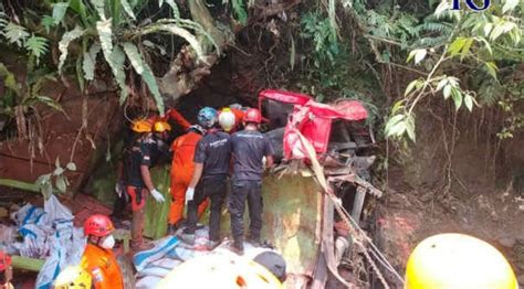 Laka Maut Jalur Tengkorak Kertek Wonosobo Dua Tewas Truk Terjun Ke