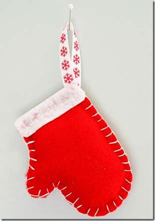 Smile Like You Mean it: Ornament #3 Felt Mitten Ornaments