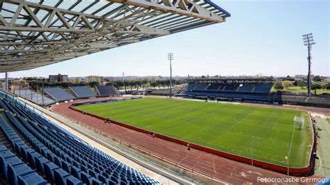 Lancio Di Fumogeni E Petardi Al Castellani Di Empoli Il Questore