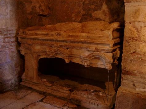 Ancient Tomb of Santa Claus Discovered Beneath Turkish Church - Newsweek