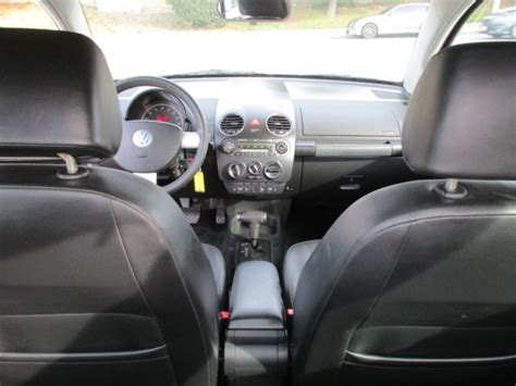 2007 Volkswagen New Beetle 25 Hatchback