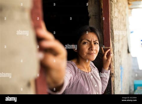 Señorita latina hi res stock photography and images Alamy