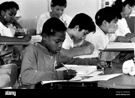 Seventh grade students classroom Black and White Stock Photos & Images ...