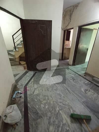 Allama Iqbal Town 3 Marla Upper Portion For Rent Allama Iqbal Town