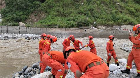 四川泸定地震已致甘孜州37人遇难、12人失联直击现场澎湃新闻 The Paper