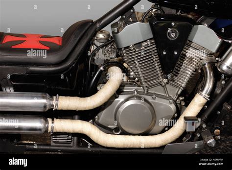 Suzuki Lowrider Motorcycle Engine Hi Res Stock Photography And Images