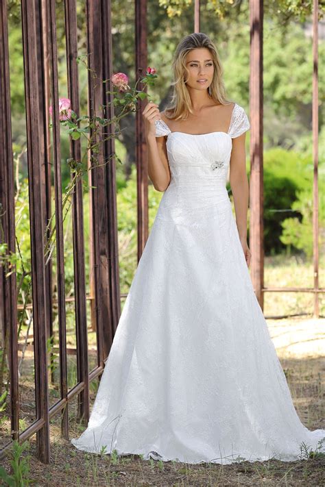 Brautkleid Aus Der Ladybird Brautmoden Kollektion Bridal Dress