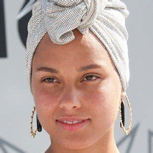 Alicia Keys Biography, Age, Weight, Height, Born Place, Born Country ...