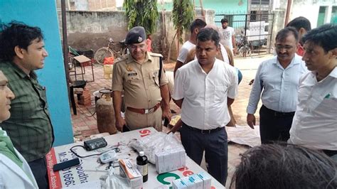 Gautam Budh Nagar Dm Inspects Flood Hit Areas At Hindon River Banks