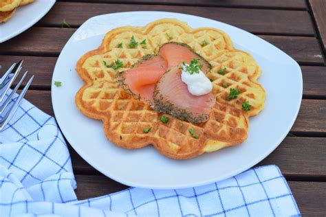 Kartoffelwaffeln Mit Graved Lachs Kartoffelwerkstatt Food And Drink