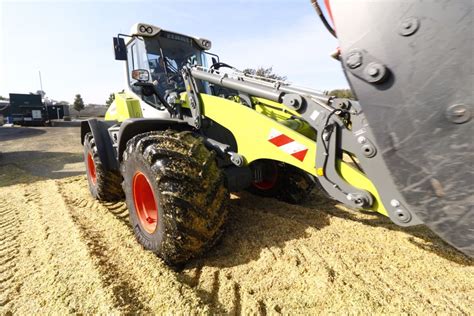 Essai Agrochargeuse Claas Torion Un Bull De Tonnes