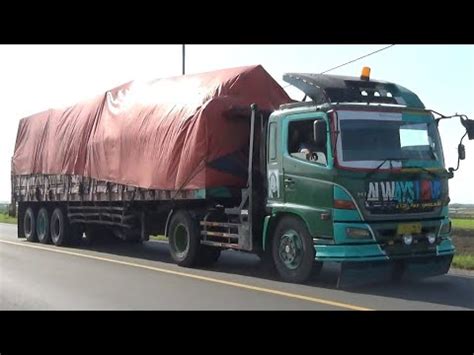 Truk Besar Pantura Didominasi Hino Truck Trailer Engkel Big