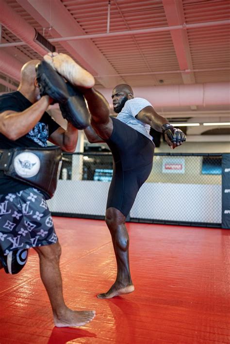 Jairzinho Rozenstruik Trains For UFC Fight Night: Volkov vs Rozenstruik ...