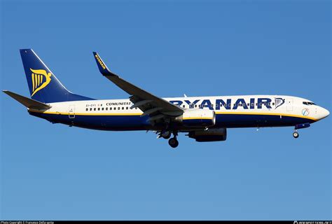 EI DYI Ryanair Boeing 737 8AS WL Photo By Francesco Della Santa ID