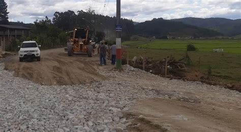 Trecho Da Estrada Geral Dos Macacos Ser Interditado Para Coloca O De