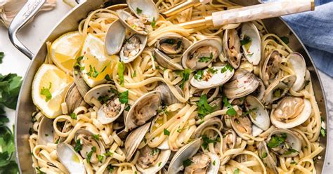 Linguine with Clams (Linguine alle Vongole) - Striped Spatula