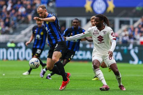 Inter Torino 2 0 Doppietta Calhanoglu E Granata In 10 Festa