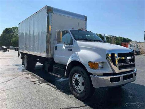 Ford F650 2011 Van Box Trucks