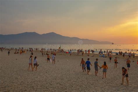 Plages Danang Vietnam Les Touristes Jouent Avec L Amusement Pendant