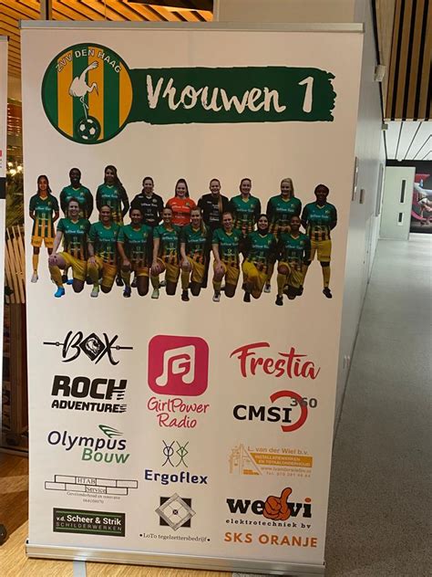 Nieuwe Sponsorbanners Vrouwenselectie ZVV Den Haag