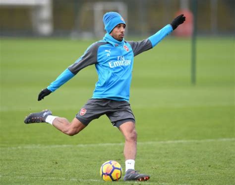 Arsenal News Pierre Emerick Aubameyang Trains With Squad For First