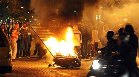 Coupe Arabe des scènes de violences sur les Champs Elysées et la