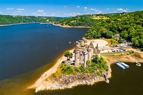 Les 10 plus beaux châteaux à visiter en Auvergne Rhône Alpes