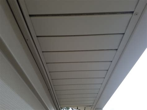 Vinyl soffit removal?