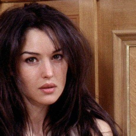 Pingl Sur Monica Bellucci En Coiffure Maquillage Beaut Brune