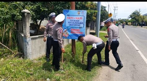 Liputan Gampong News Sat Lantas Polres Bireuen Pasang Pamplet