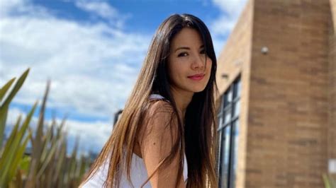 Caterin Escobar hizo ejercicio en bikini y elevó la temperatura en