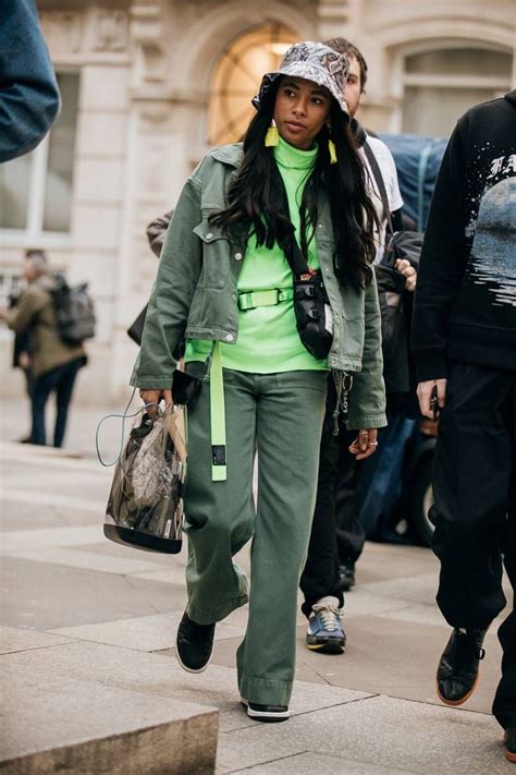 The Best Street Style From London Fashion Week British Vogue Stile Di Moda London Fashion