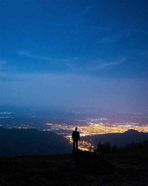 14 Night Hike Tips - Your Ultimate Guide to Hiking at Night Safely