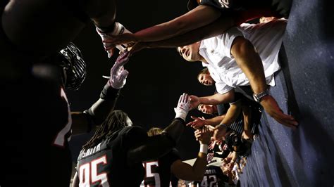 Bucs Guard Dominique Robertson Shot But Doing Okay Bucs Nation