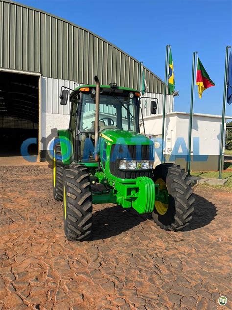 Trator John deere 6115 usado à venda