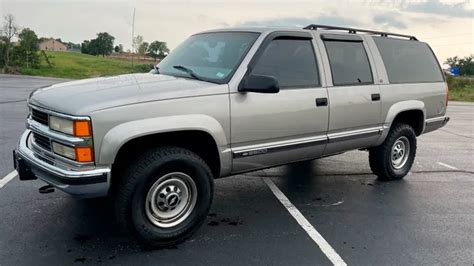 1998 Chevrolet Suburban 2500 Classiccom