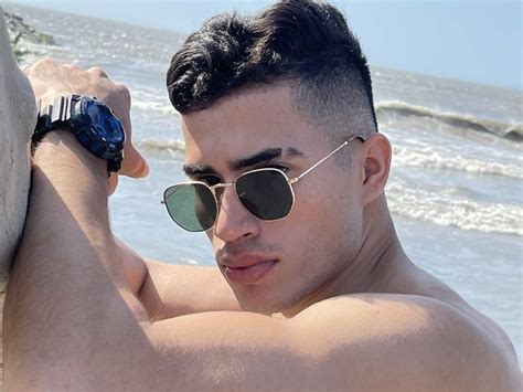 Flirt Free Free Live Gay Cams Male Web Cams